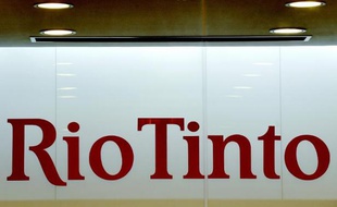 Le logo du groupe minier australien Rio Tinto, à ses bureaux de Shanghai, en 2009