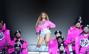 Beyoncé sur la scène du festival de Coachella (Californie) en avril 2018.