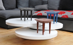Des tabourets fabriqués à partir de briques recyclées et de marc de café.