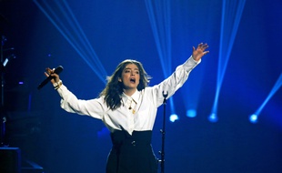 La chanteuse Lorde, sur scène