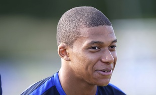 Kylian Mbappé est un nouveau joueur du Paris Saint-Germain.