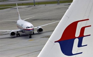 La compagnie aérienne malaisienne Malaysia Airlines va commander 55 avions mono-couloirs au constructeur américain Boeing d'une valeur de 3 milliards de dollars, alors qu'Airbus était également sur les rangs, a rapporté lundi la presse malaisienne.