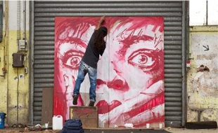 Artistes français et américains vont s'affronter dans les gares.
