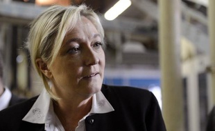 La présidente du Front national Marine Le Pen a estimé lundi qu'une éventuelle suppression de la demi-part fiscale pour les parents d'étudiants constituerait un "grave recul".