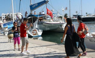 Des touristes à Monastir, à 140 kilomètres au sud de Tunis, le 31 octobre 2013