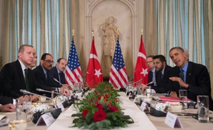 Les présidents turc Recep Tayyip Erdogan et américain Barack Obama le 1er décembre 2015 à Paris