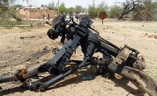 Un assaut des forces nigériennes et françaises a mis fin vendredi à Agadez à la prise d'otages qui avait suivi l'un des deux attentats-suicides ayant fait la veille une vingtaine de morts dans le nord du Niger.