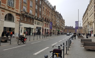 La rue Faidherbe, dans le centre-ville de Lille.