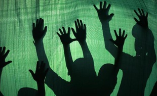 Le Comité des droits de l'enfant de l'ONU a accusé jeudi la police et l'armée israéliennes de maltraiter les enfants palestiniens, citant des cas de torture, d'arrestations nocturnes et d'isolement en prison pendant des mois.