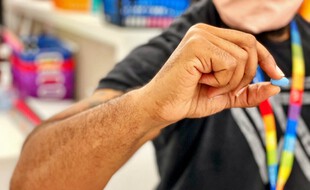Un comprimé de PrEP, le traitement préventif contre le VIH, dans une pharmacie à Washington. (Illustration)