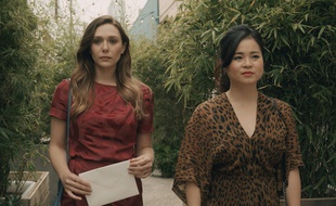 Elizabeth Olsen et Kelly Marie Tran dans « Sorry for your loss »