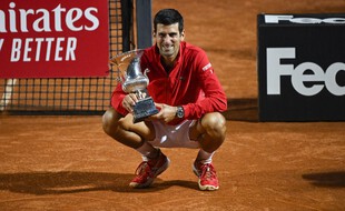Djoko remporte le Masters 1000 de Rome à une semaine du début de Roland-Garros.