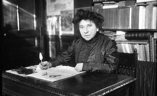 Photo d'Hubertine Auclert, suffragette française et pionnière du féminisme.