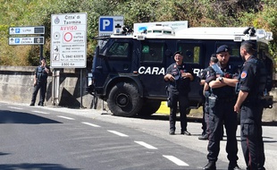 Des carabiniers italiens (Illustration)