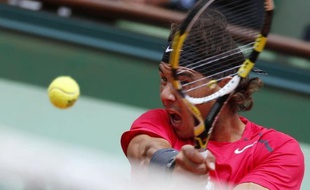 De l'avis de tous les observateurs et experts, Rafael Nadal est le grand favori pour un septième titre à Roland-Garros dimanche mais s'il y a un homme pour le battre c'est bien Novak Djokovic.