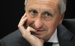 La cour d'appel de Paris a enregistré jeudi la requête en nullité déposée par le procureur de Nanterre Philippe Courroye, mis en examen dans l'affaire des "fadettes" du Monde, a-t-on appris de source judiciaire.