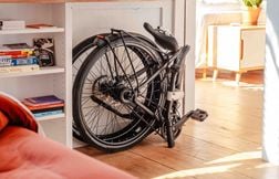 Avec le vélo pliable « Bastille », l’inventeur de la poussette Yoyo récidiv…