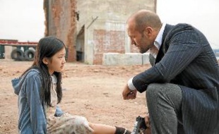 Safe est le premier long-métrage de Catherine Chan, 12 ans, qui interprète Mei.