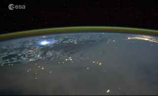 L'astronaute britannique Tim Peake a filmé des éclairs depuis l'espace.