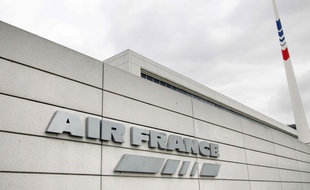 Le siège d'Air France à Roissy-en-France. AFP PHOTO / JOEL SAGET