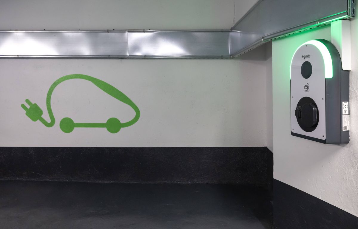Ni écolos, ni économiques, les hybrides sont « l’une des pires déceptions de l’histoire de l’automobile » selon une ONG