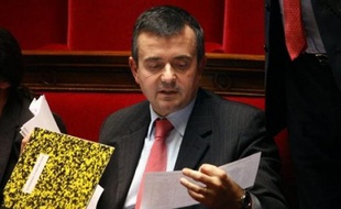 Le secrétaire d'Etat à l'Outre-mer, Yves Jégo s'est réjouit de l'accord de sortie de crise en Guadeloupe signé mercredi soir Pointe-à-Pitre, après un "chemin long et douloureux".