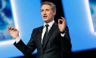 L'acteur français Antoine de Caunes, à la cérémonie des Césars, à Paris, le 22 février 2013.