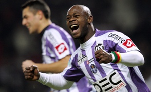 La joie des Toulousains Achille Emana et de Nicolas Dieuze contre Troyes, le 27 janvier 2007 au Stadium.