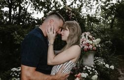 Pourquoi Taylor Swift et Travis Kelce incarnent le couple américain idéal ?