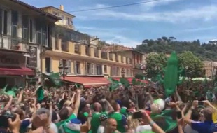 Les Nord-Irlandais chantent à Nice le 12 juin 2016.