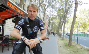 Jérôme Piot, coursier à vélo depuis 2014, a longtemps travaillé pour des plateformes spécialisées dans les livraisons de plateaux-repas.