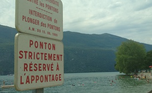 Juillet 2019. Illustration de baignade au lac du Bourget en Savoie.