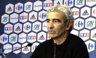 Raymond Domenech, le sélectionneur des Bleus, le 31 janvier 2008, au siège de la Fédération française de football.