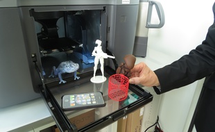 L'imprimante 3D réalise des objets de 12,7cm maximum