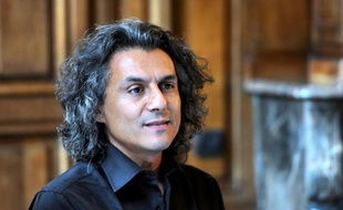 L'homme d'affaires Rachid Nekkaz, connu pour payer les amendes des femmes portant le voile intégral, a été condamné pour avoir loué deux logements indignes situés au sous-sol d'un pavillon à Choisy-le-Roi.