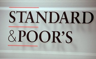 L'agence Standard and Poor's (SP) a annoncé jeudi avoir abaissé d'un cran à "CCC", la note de la dette de Chypre à l'heure où le pays tente de négocier un nouvel plan d'aide avec ses créanciers de l'Union européenne et du FMI.