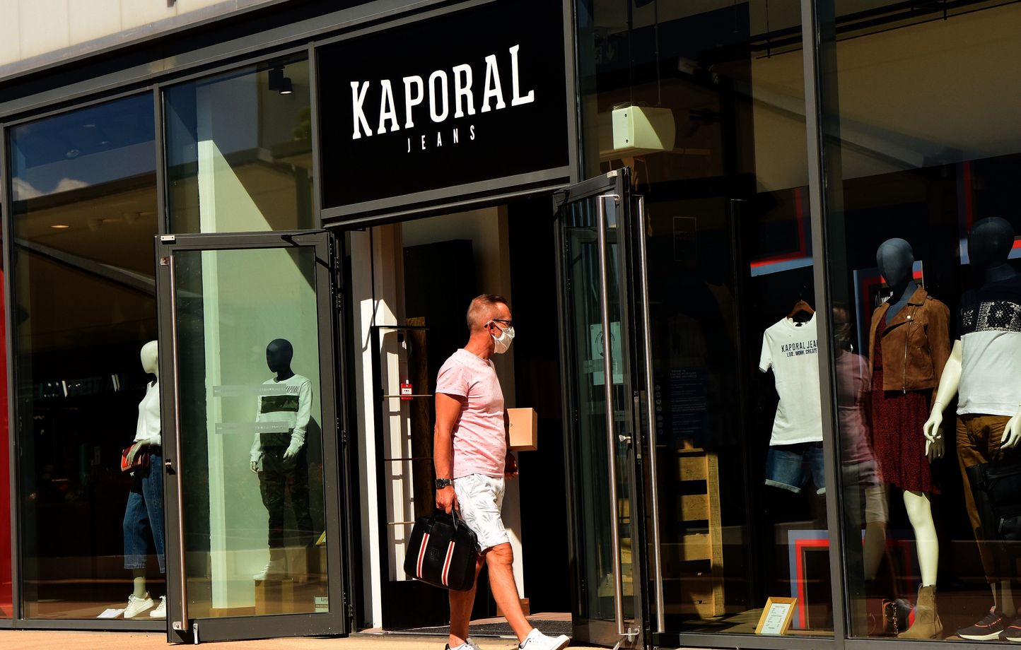 L'enseigne de prêt-à-porter Kaporal est en difficulté financière.