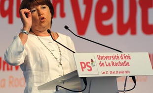 Martine Aubry lors de son discours de clôture de l'université d'été du PS à La Rochelle, le 29 août 2010.