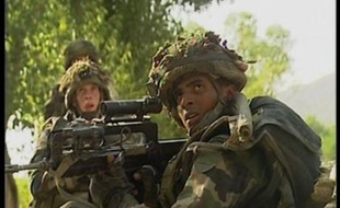 Dix soldats français ont été tués lundi en Afghanistan, dans une embuscade menée par une centaine d'insurgés talibans.