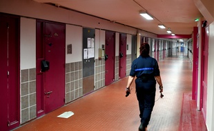 Photo d'illustration d'une gardienne de prison à la maison d'arrêt de Grenoble-Varces, ici en 2018.