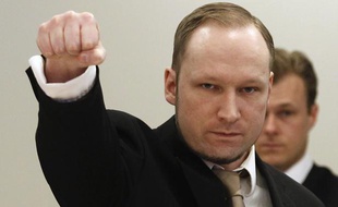 Anders Breivik lors du deuxième jour de son procès à Oslo (Norvège), le 17 avril 2012.
