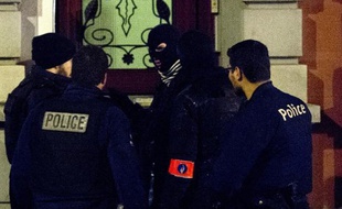 Des policiers belges à Verviers lors d'une opération antiterroriste au cours de laquelle deux jihadistes présumés ont été tués, le 15 janvier 2015