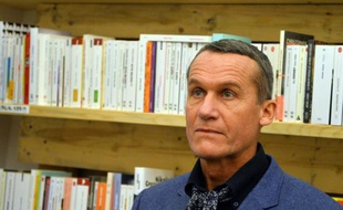 L'écrivain français d'origine russe Andreï Makine, à Bucarest en Roumanie, le 23 novembre 2013