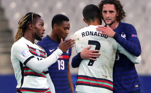 Cristiano Ronaldo de dos, et Adrien Rabiot