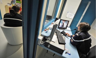 La salle d'audition, inaugurée hier, est opérationnelle depuis six mois maintenant.
