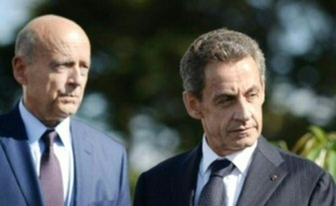 Le maire de Bordeaux Alain Juppé et l'ex-président Nicolas Sarkozy, le 5 septembre 2015 à La Baule