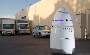 Une ONG de défense des animaux utilise le robot Knightscope pour chasser les SDF de son quartier.