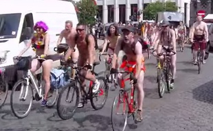 Ils étaient 70 au départ de la cyclonudistas samedi à Bruxelles.