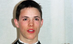 César du meilleur espoir masculin en 1991 pour son rôle dans "Le petit criminel" de Jacques Doillon, Gérald Thomassin, qui a depuis sombré dans l'alcoolisme et la drogue, est soupçonné d'avoir sauvagement tué, en 2008 dans l'Ain, une employée de poste communale