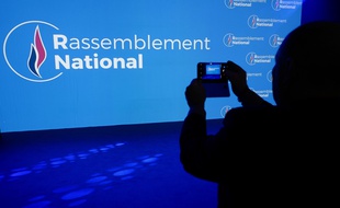 Le nouveau logo du Rassemblement national, ex-Front national